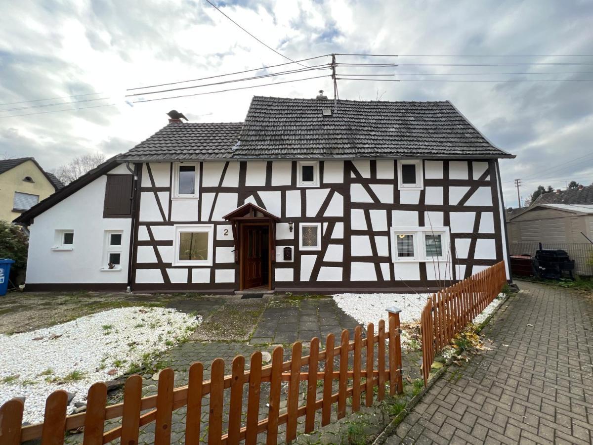 Вилла 300 Jahre Altes Renoviertes Fachwerkhaus Peterslahr Экстерьер фото