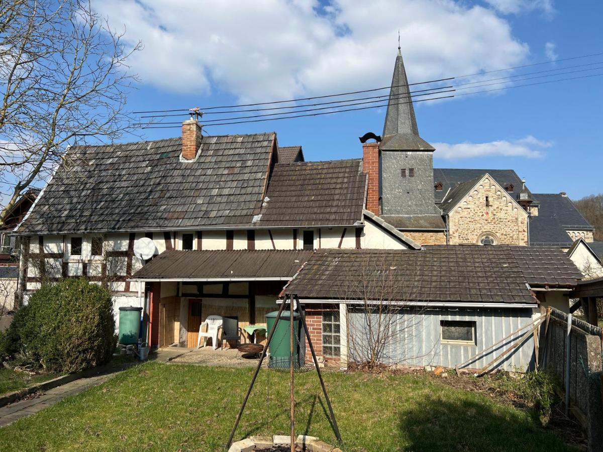 Вилла 300 Jahre Altes Renoviertes Fachwerkhaus Peterslahr Экстерьер фото